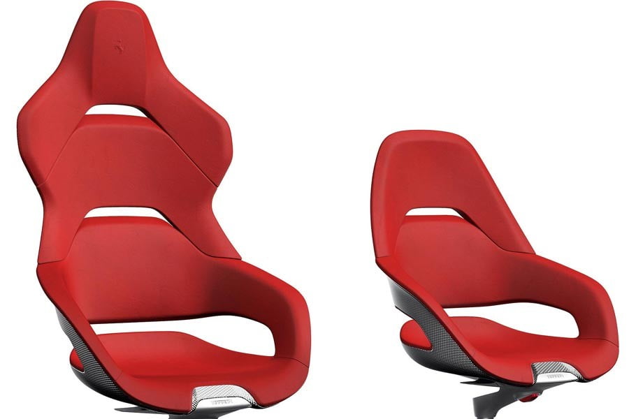 Καρέκλες Ferrari για επιθετική θέση… οδήγησης στο γραφείο