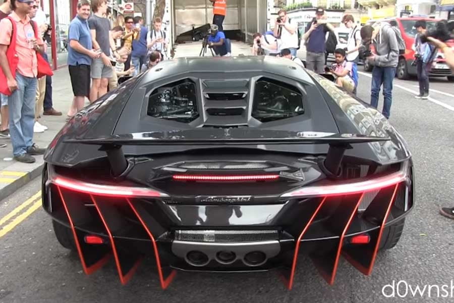 Lamborghini Centenario προκαλεί υστερία στο Λονδίνο (+video)