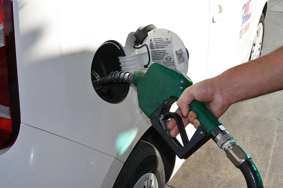 Η Ελλάδα έχει την 4η ακριβότερη βενζίνη στην Ευρώπη. Ποια είναι η φθηνότερη;