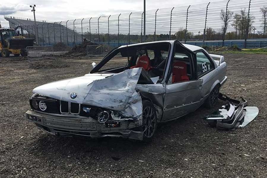 Διέλυσε την BMW 318is Ε30 και την κατηγόρησε… (+video)