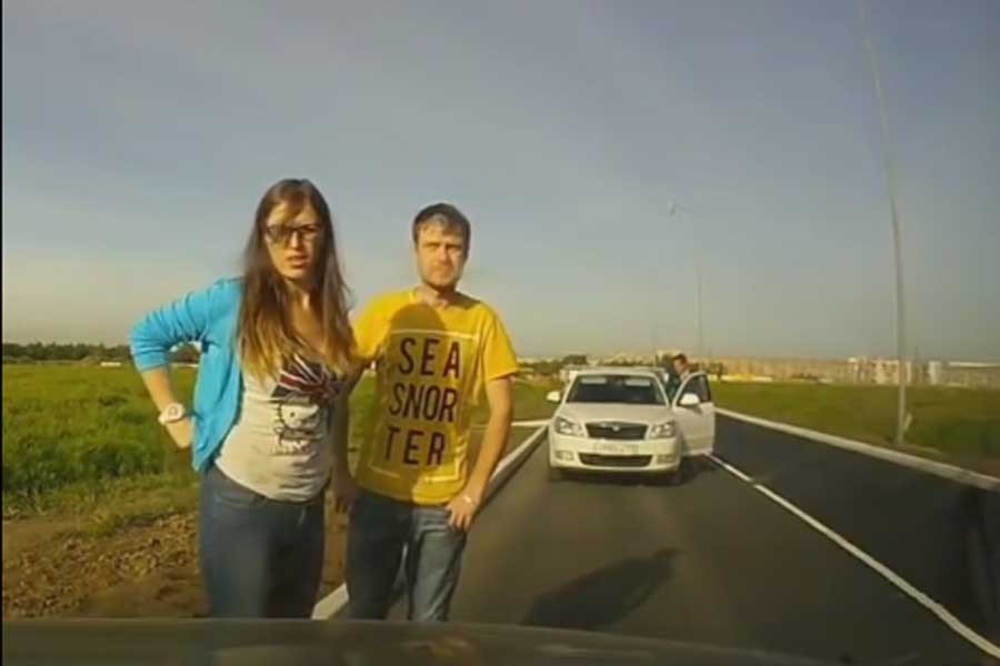 Ο ηλίθιος και ο πανηλίθιος… πήραν αυτοκίνητο (+video)
