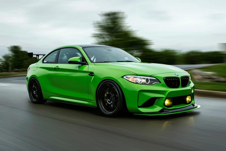 Εκπληκτική καταπράσινη BMW M2 με carbon bodykit
