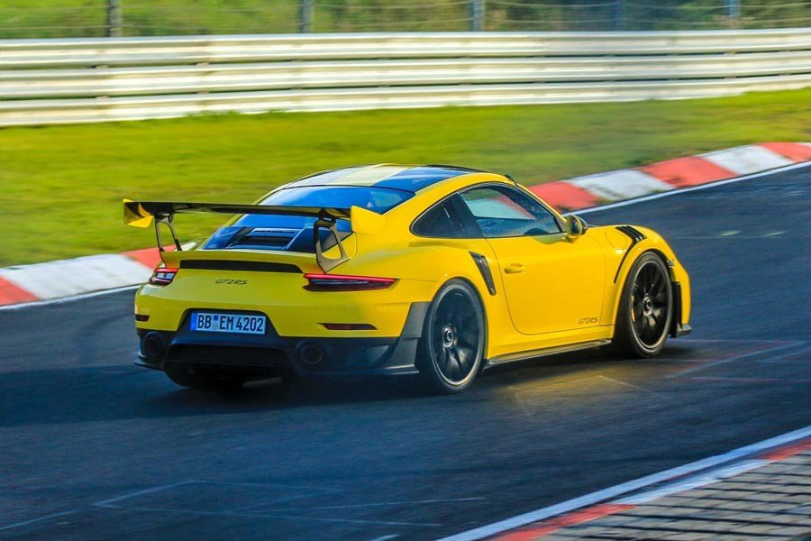 Ρεκόρ στο Νίρμπουργκρινγκ από τη νέα Porsche 911 GT2 RS; (+video)