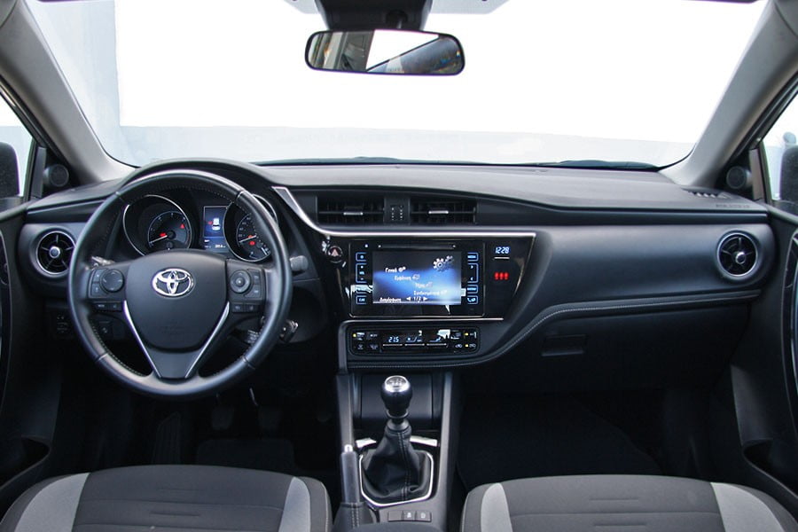 Η Toyota ετοιμάζει παρμπρίζ με αυτόματο ξεθάμπωμα