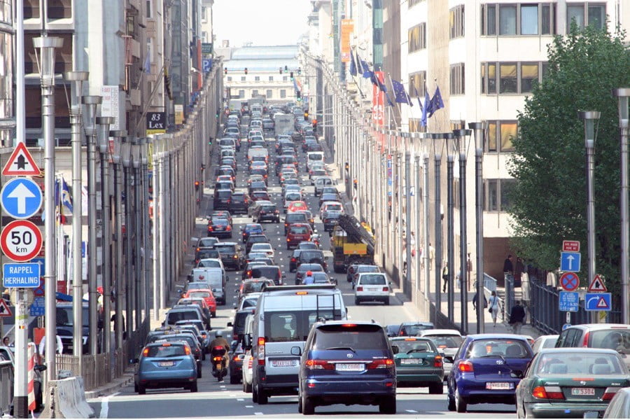 Ευρωπαϊκη πρωτεύουσα βάζει χαράτσι στα παλιά αυτοκίνητα