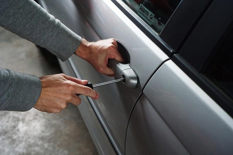 Πως να προστατέψετε το αυτοκίνητό σας από τους κλέφτες