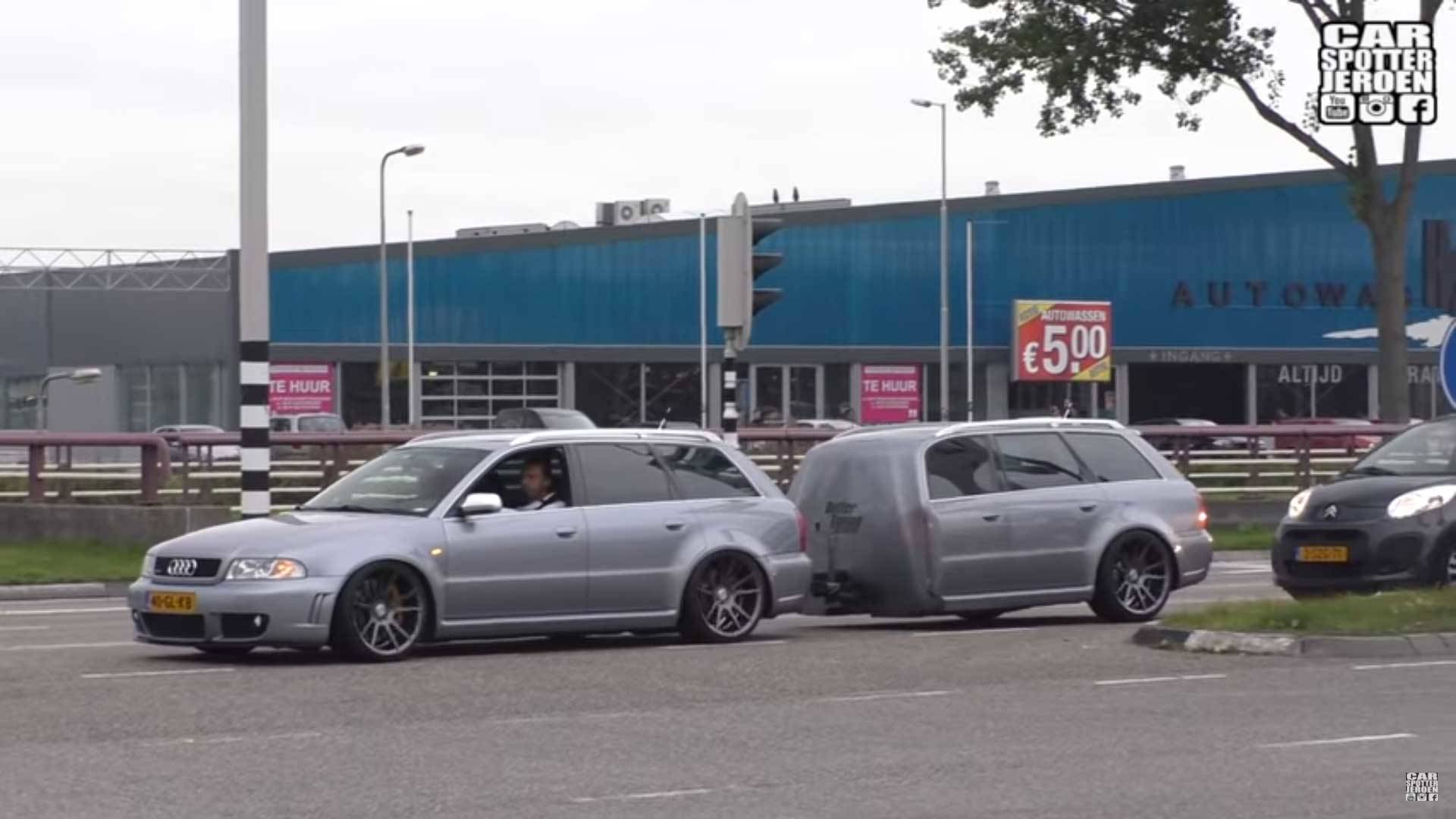 Audi RS 4 Avant σιαμαία… (+video)