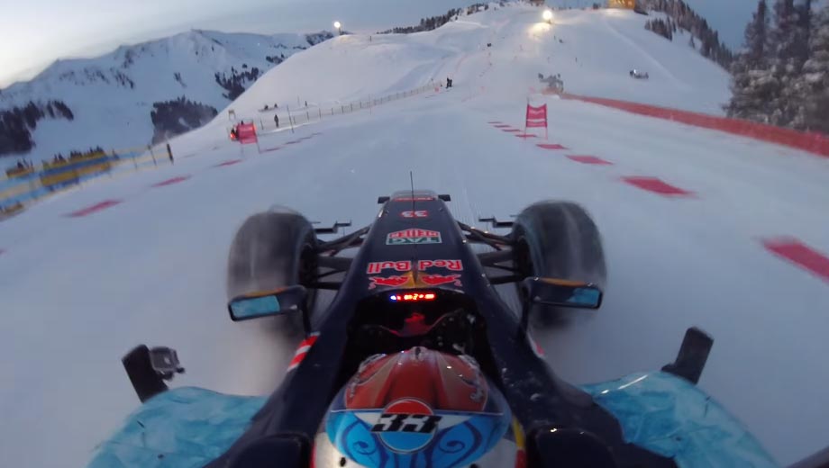 Μονοθέσιο F1 σε χιονοδρομικό με αλυσίδες στους τροχούς (+video)