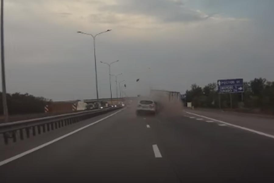 Τρομακτικό ατύχημα με Nissan Qashqai και φορτηγό (+video)