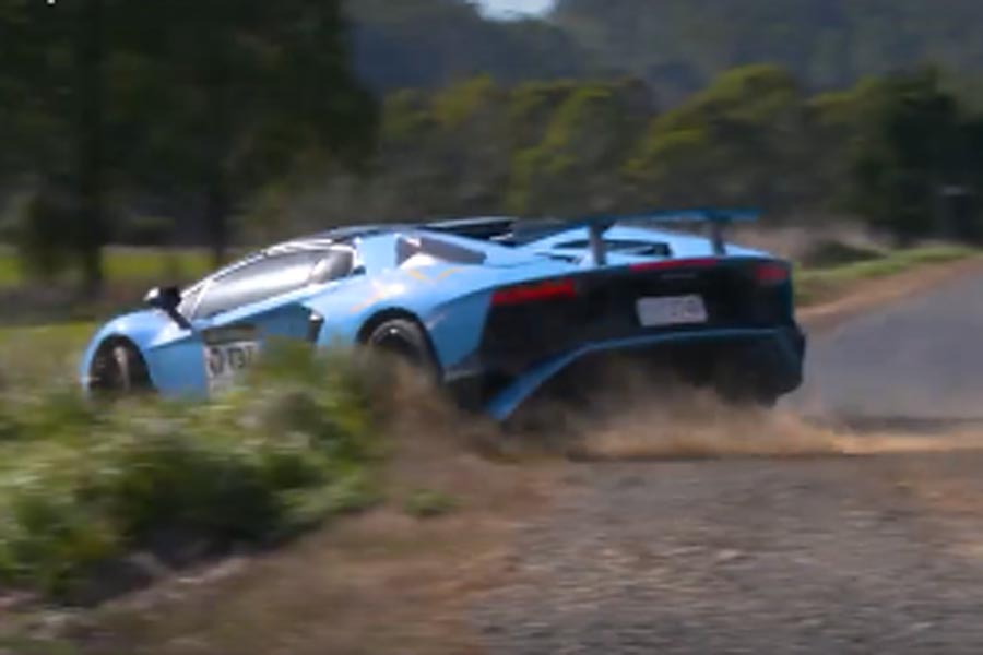 Οδηγός Lamborghini Aventador SV αγόρασε οικόπεδο… (+video)