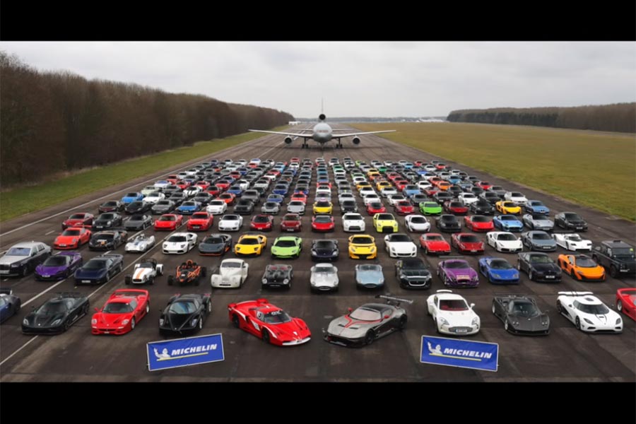 Μυστική συνάντηση 200 supercars απίστευτης αξίας (+videos)