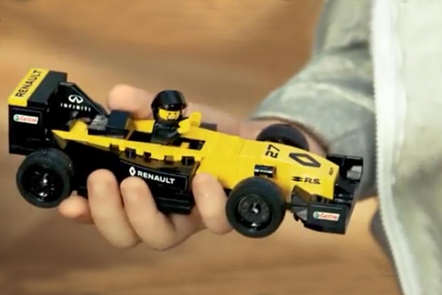 Renault F1 Lego με… τέρμα τα γκάζια (+video)