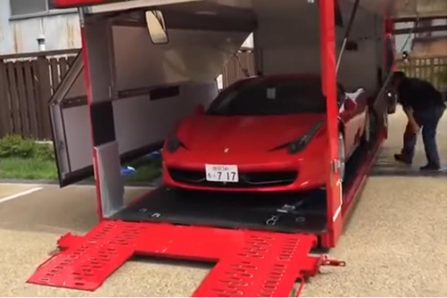 Έτσι παραδίδεται μια Ferrari στην Ιαπωνία! (+video)