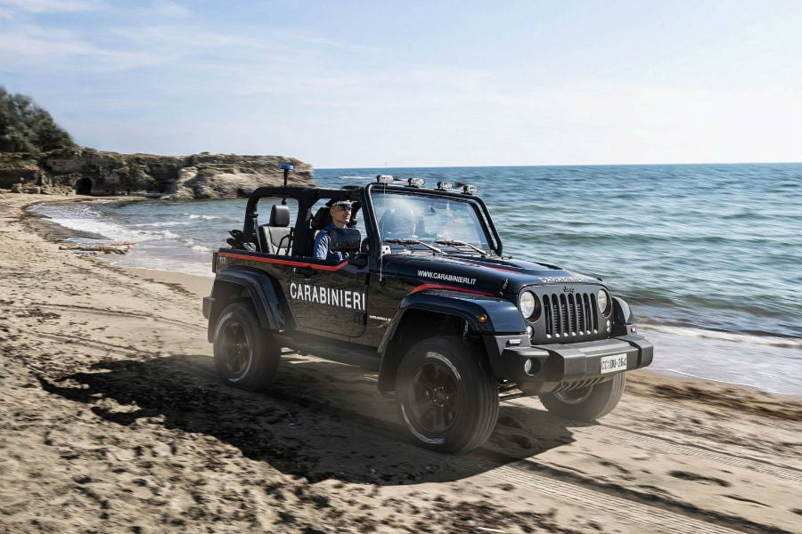 Το Jeep Wrangler προστατεύει τις παραλίες