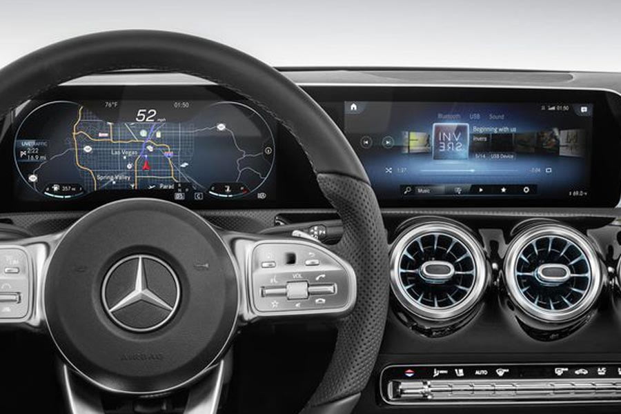 Tο ψηφιακό ταμπλό της νέας Mercedes A-Class (+video)