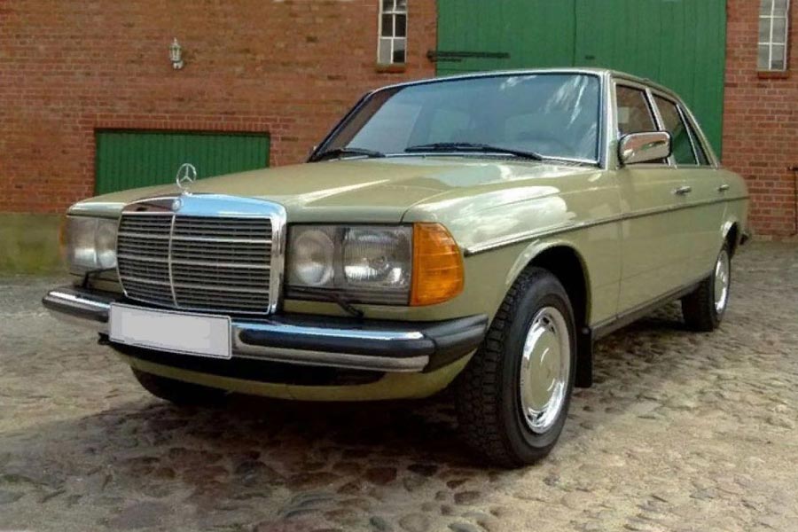 Βρέθηκε καινούργια Mercedes 300D μετά από 34 χρόνια!