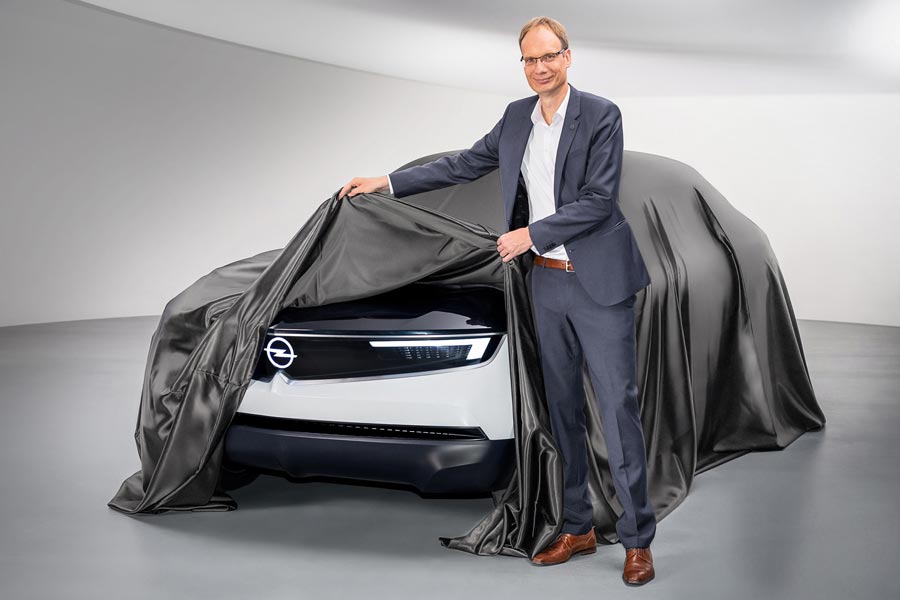 Η Opel αποκαλύπτει το νέο της «πρόσωπο» (+video)
