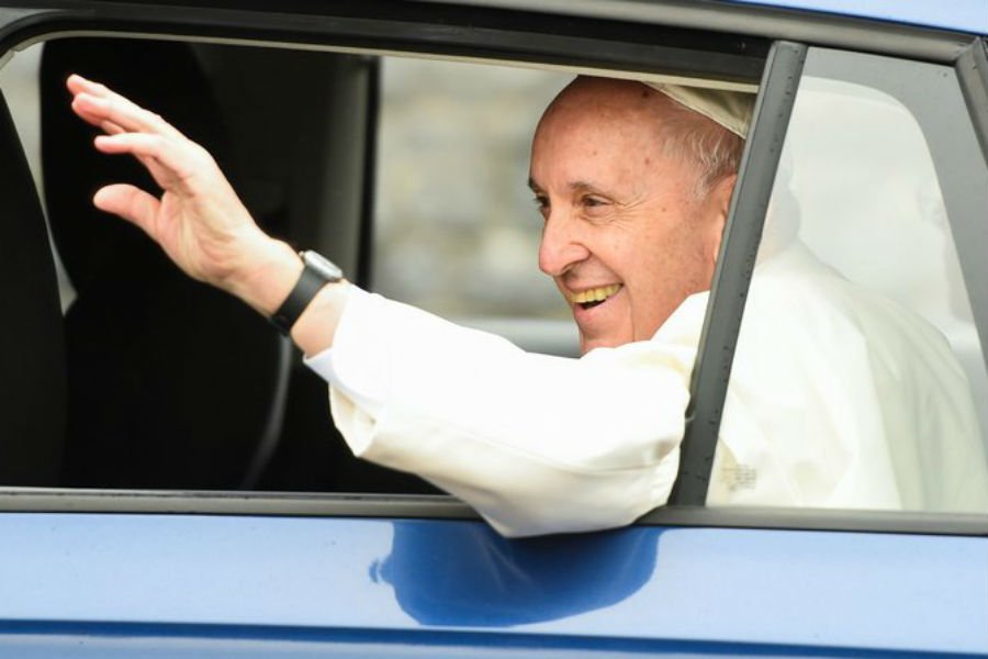 Ποιο αυτοκίνητο έχει κερδίσει τον Πάπα;