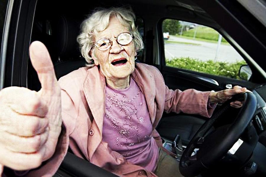 Ηλικιωμένοι στο τιμόνι: Ναι ή όχι στο όριο ηλικίας;