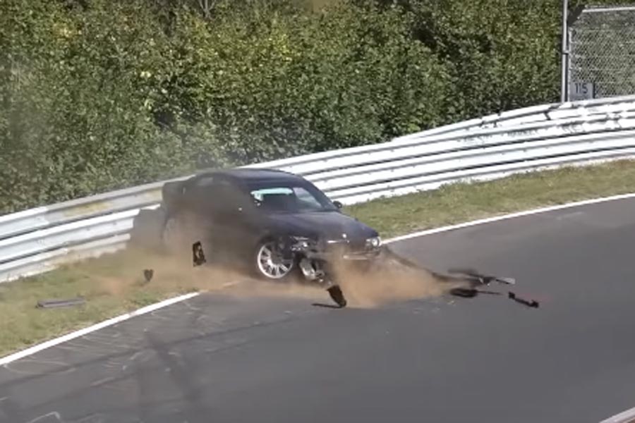 Πήγε με την BMW του στην πίστα, έφυγε με τα πόδια… (+video)