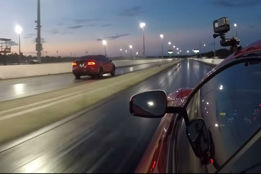 Ferrari 812 «τα βλέπει όλα» από Tesla Model X (+video)