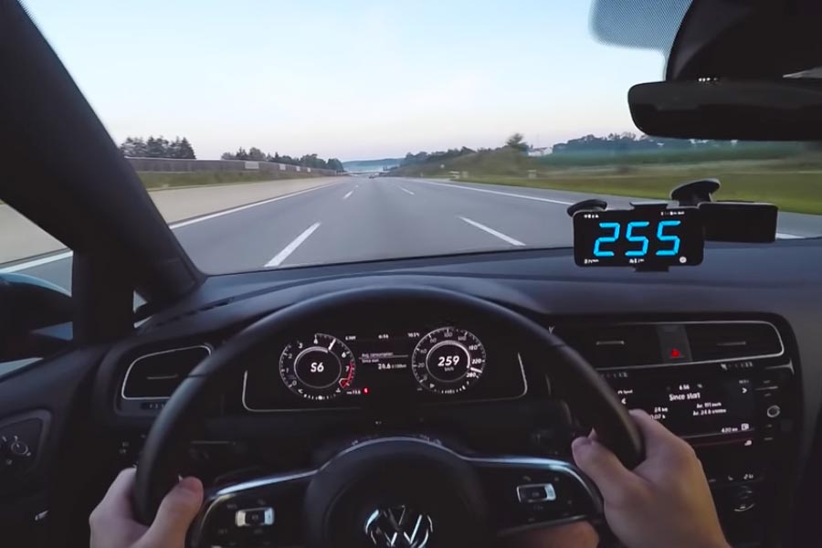 VW Golf GTI έκανε 100 χιλιόμετρα σε 26 λεπτά (+video)