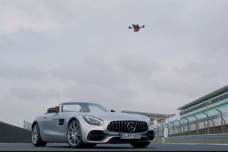 Το drone που ταπείνωσε την Mercedes-AMG GT Roadster (+video)