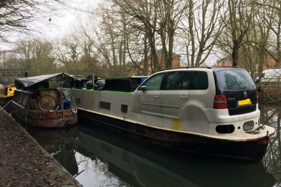 Ένα VW Touran έγινε ποταμόπλοιο!