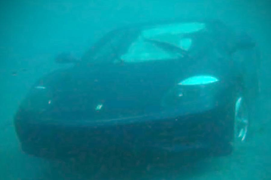 Έκανε τη Ferrari 360 Modena υποβρύχιο! (+video)