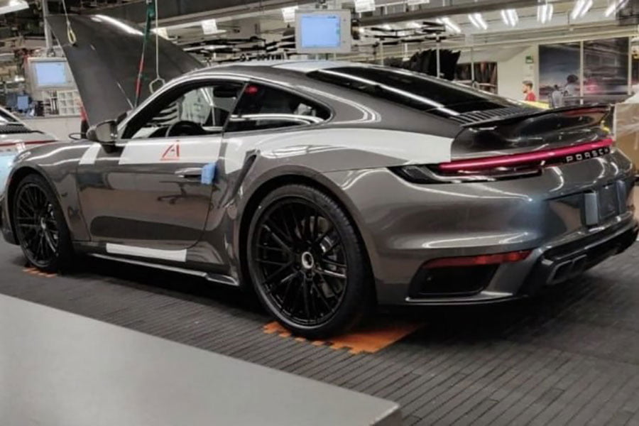Ετοιμάζεται να σπείρει πανικό η νέα Porsche 911 Turbo;