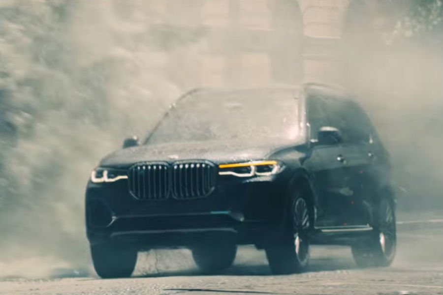 Κόντρα σε όλους και σε όλα η νέα BMW X7 (+video)