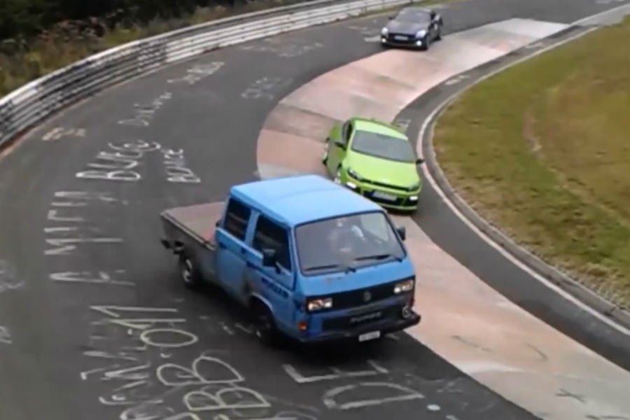 VW Transporter «με το πλάι κι όπου πάει» (+video)