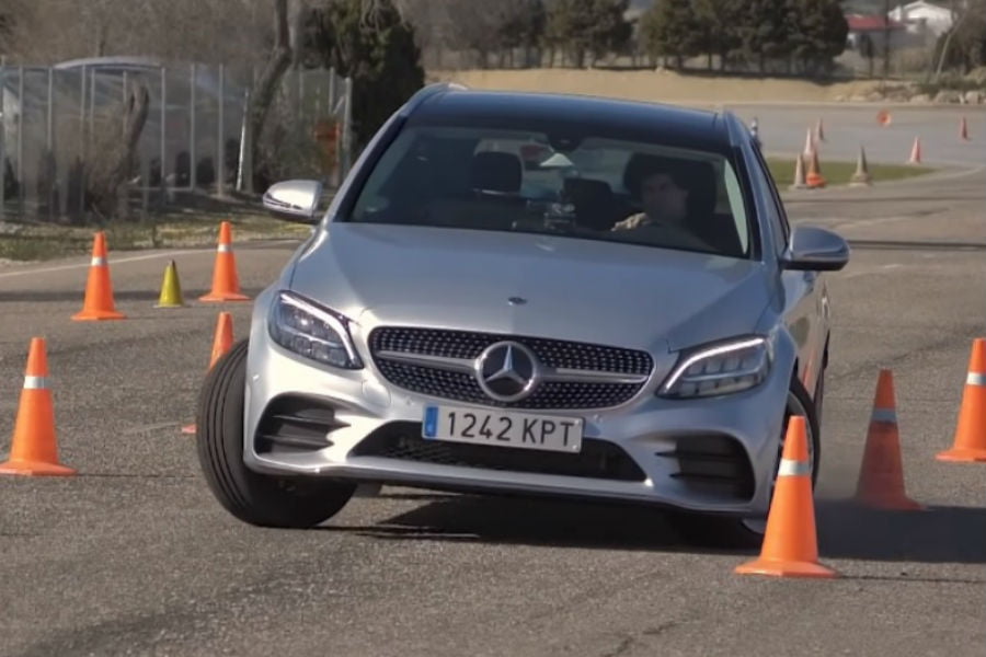 «Μούτρα» η Mercedes C-Class στο τεστ αποφυγής ταράνδου (+video)