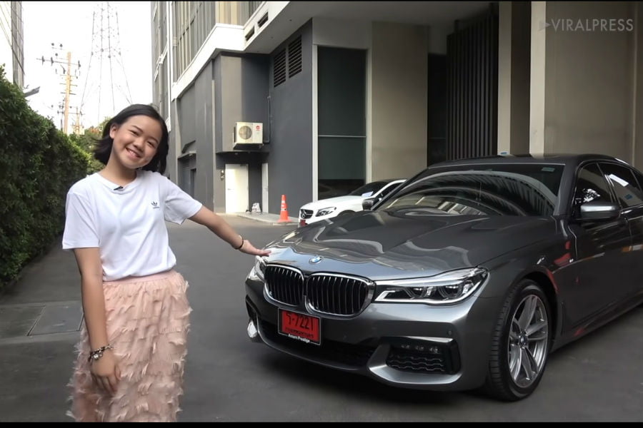 12χρονη YouTuber αγόρασε BMW Σειράς 7 για τα γενέθλιά της! (+video)