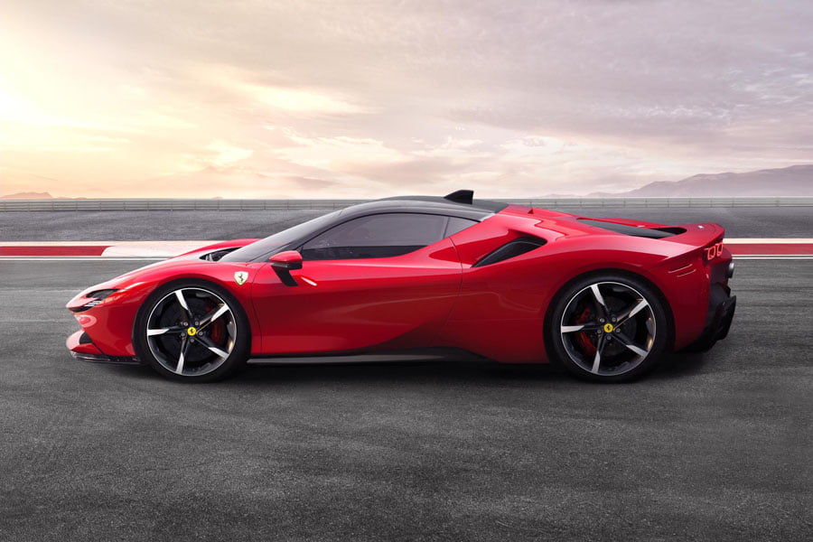 Ιδού η νέα Ferrari SF90 Stradale των 1.000 ίππων!