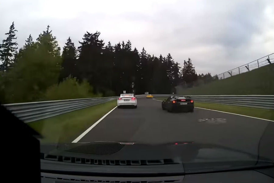 BMW M2 κυνηγάει Tesla Model 3 στο Nurburgring (+video)