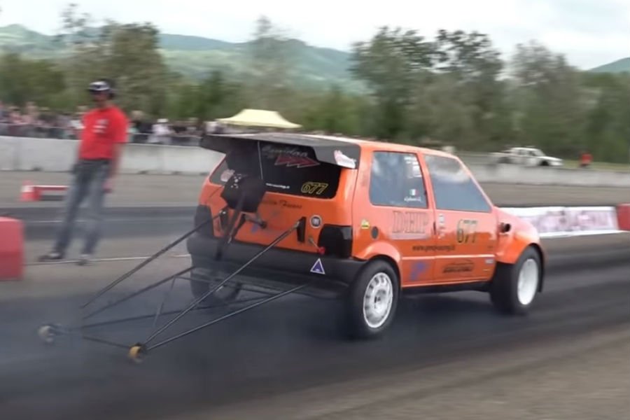 Fiat Uno 600 ίππων «γαζώνει» στις 9.000 σ.α.λ.! (+video)