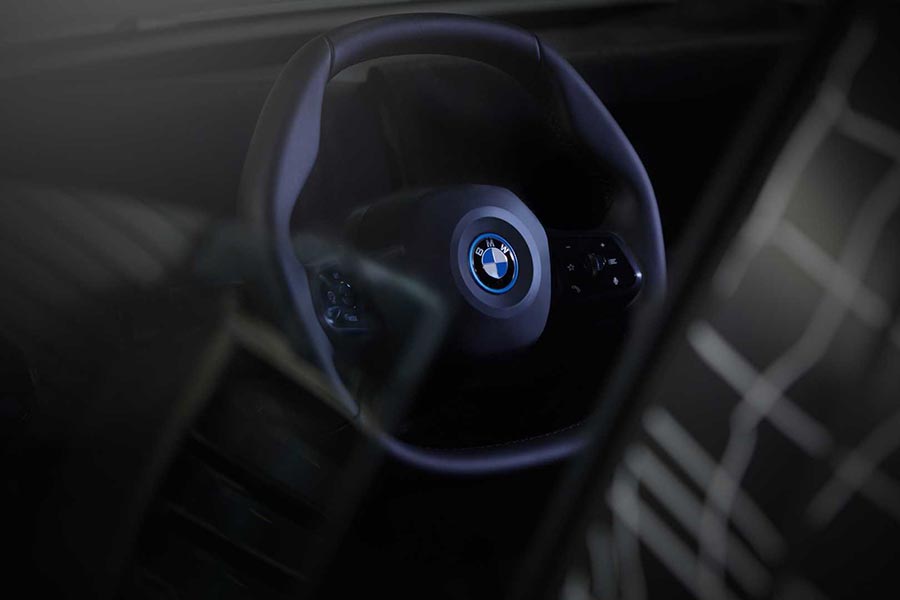 “Περίεργο” τιμόνι στο εσωτερικό της BMW iNEXT