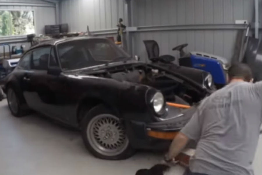 Απίστευτο time lapse video με την αναπαλαίωση Porsche 911!