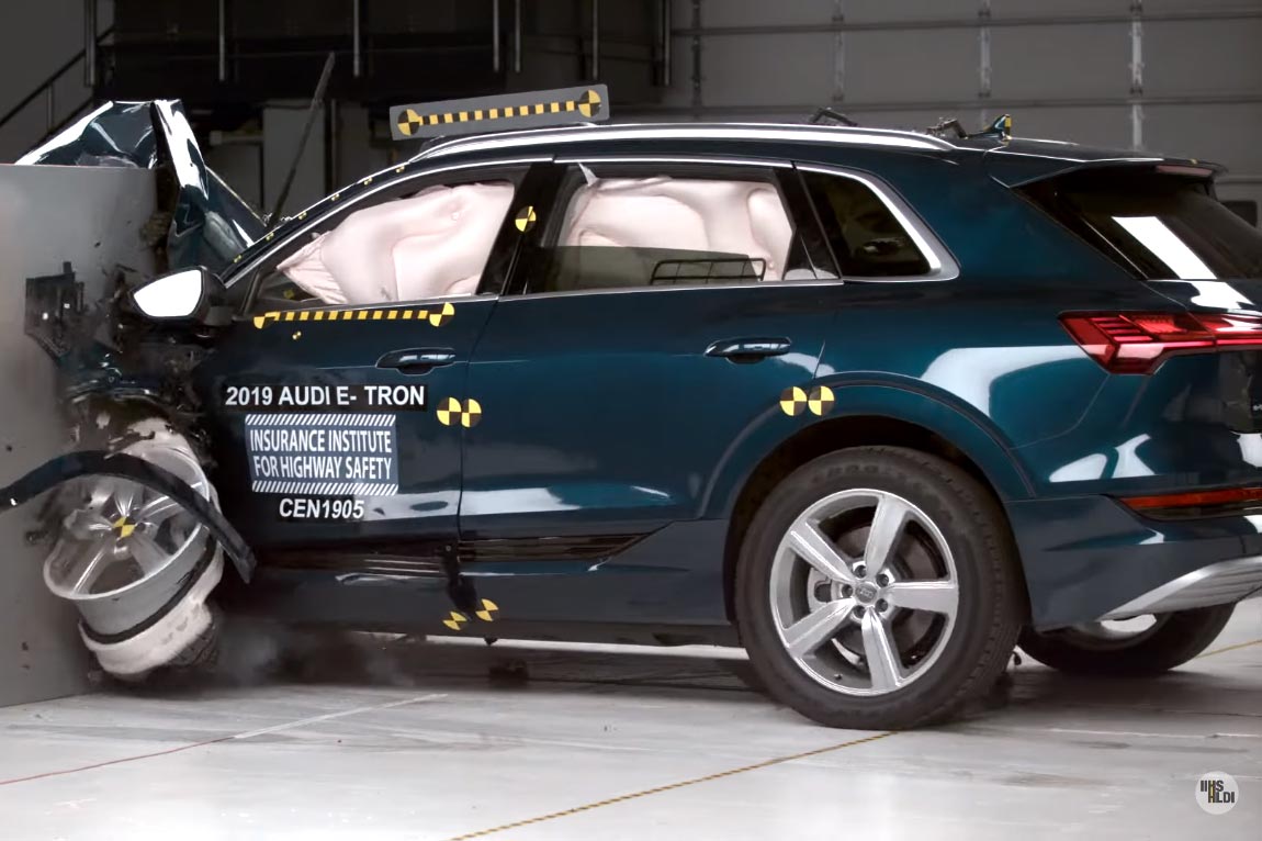 Βράχος το Audi e-tron στο σκληρότερο crash test