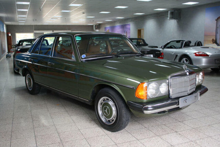 Αθάνατη Mercedes-Benz 200 του 1976 με 14.044 χλμ.!