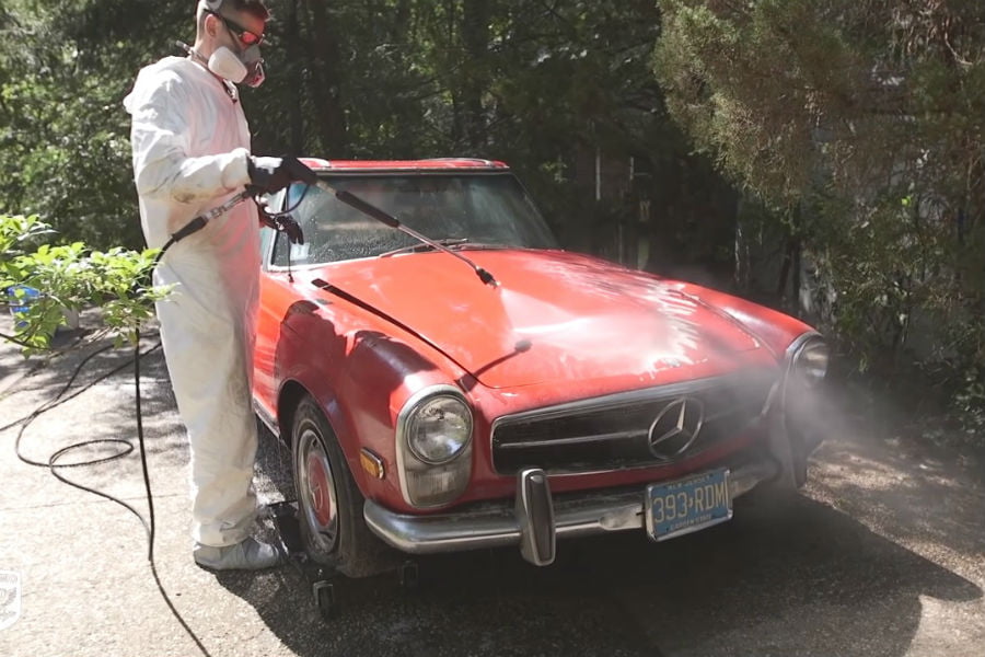 Ιστορική Mercedes ξανάνιωσε μετά από 37 χρόνια ακινησίας (+video)