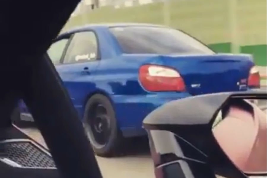 Subaru Impreza «γαζώνει» Lamborghini (+video)
