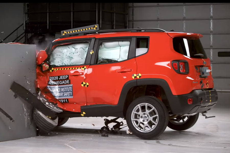 Αρίστευσε το Jeep Renegade στις δοκιμές του IIHS
