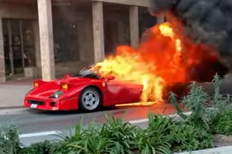 Θλίψις: Ferrari F40 κάηκε ολοσχερώς (+video)