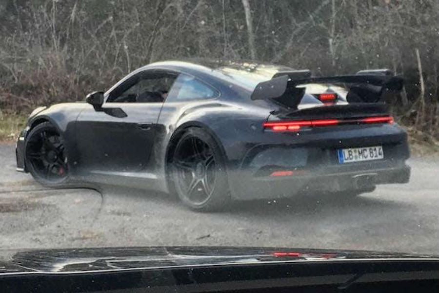 Ατμοσφαιρικό «τέρας» η νέα Porsche 911 GT3
