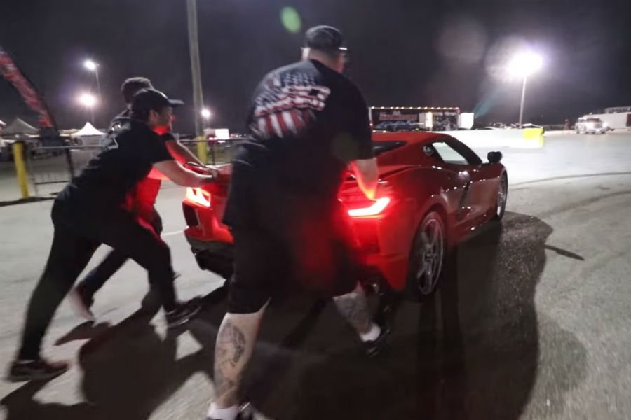 Η νέα Corvette «έκοψε» άξονα σε dragster (+video)