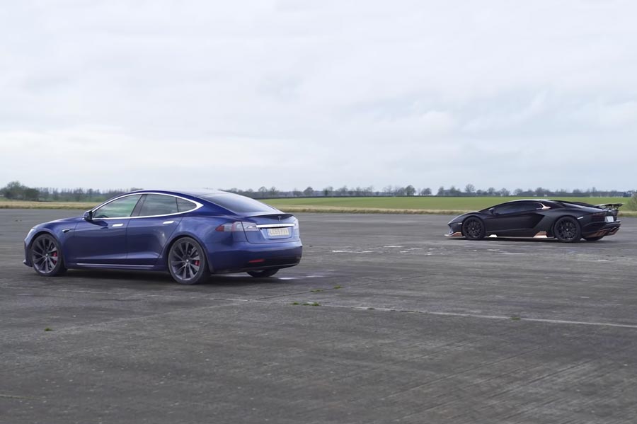 Είναι ταχύτερη η Aventador από Tesla; (+video)