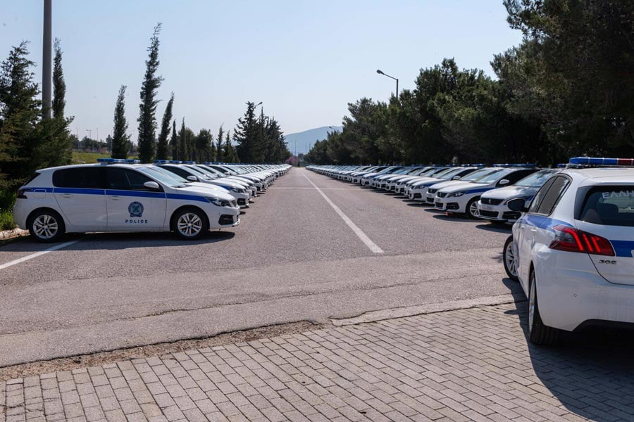 Η Ελληνική Αστυνομία γέμισε με… λιοντάρια!