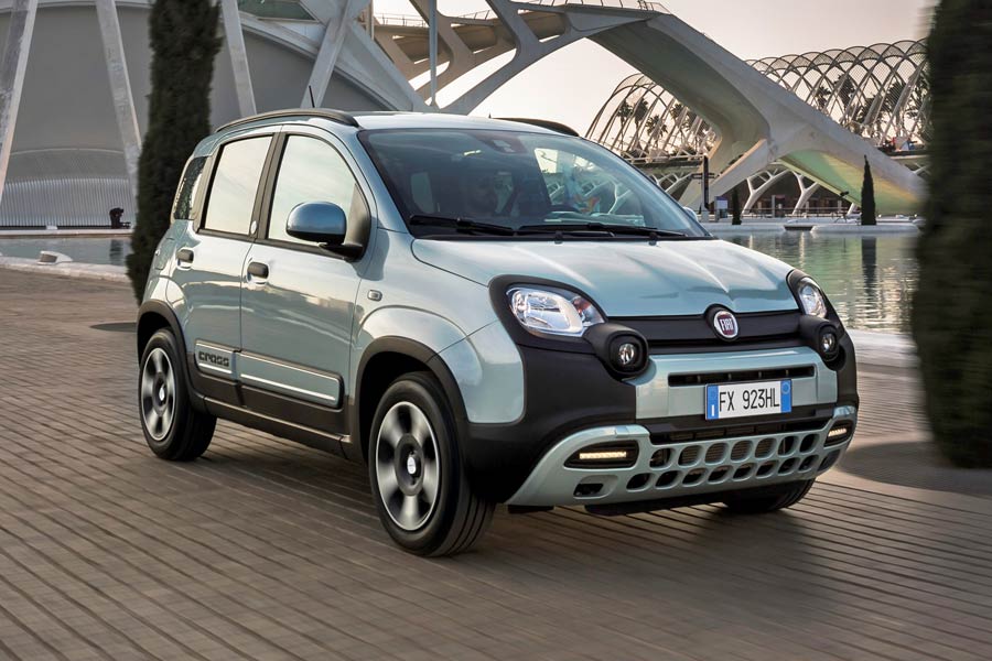 Τιμή από 11.990 ευρώ το νέο Fiat Panda Hybrid
